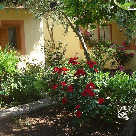 Residence Giardino В'єсте Екстер'єр фото
