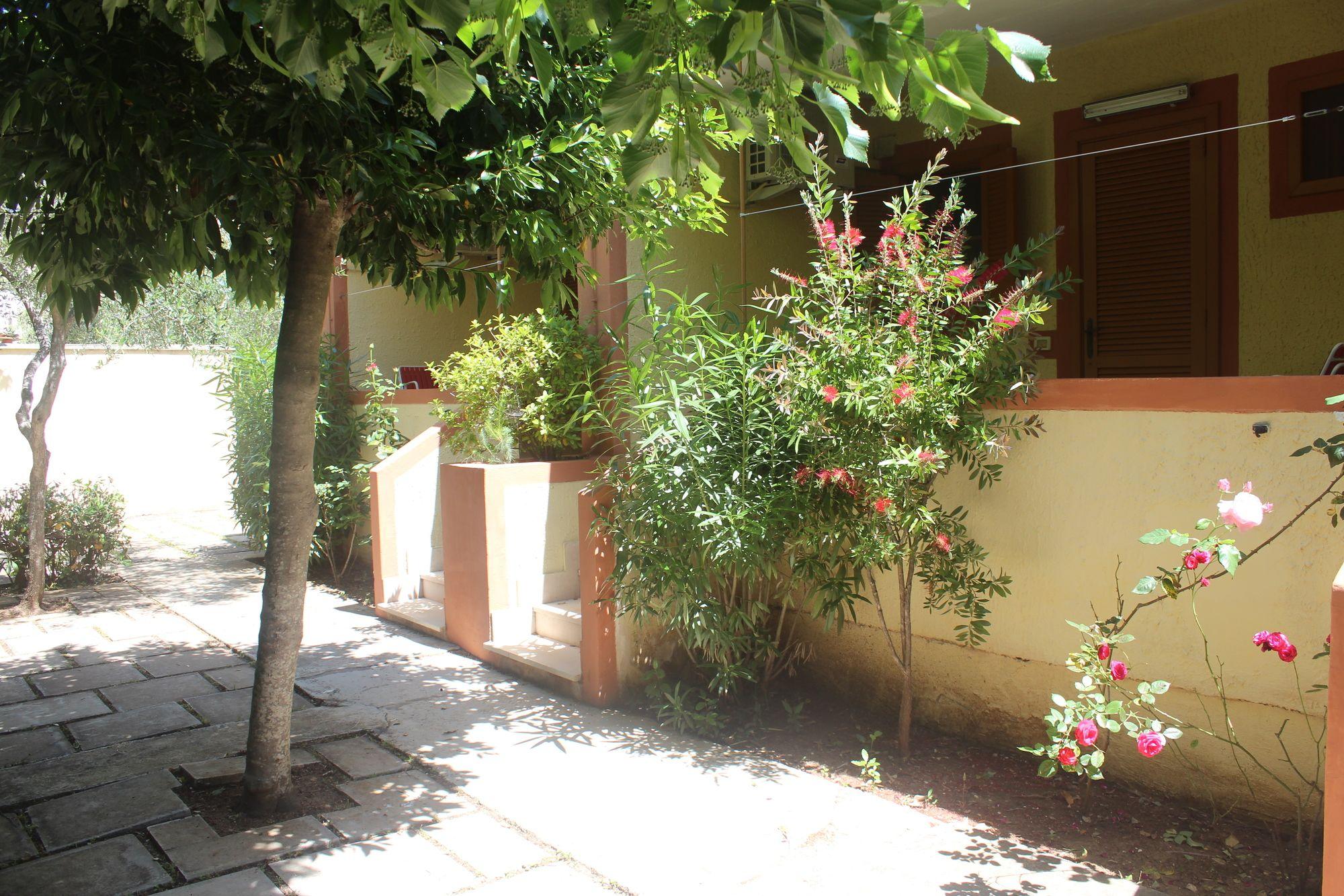 Residence Giardino В'єсте Екстер'єр фото