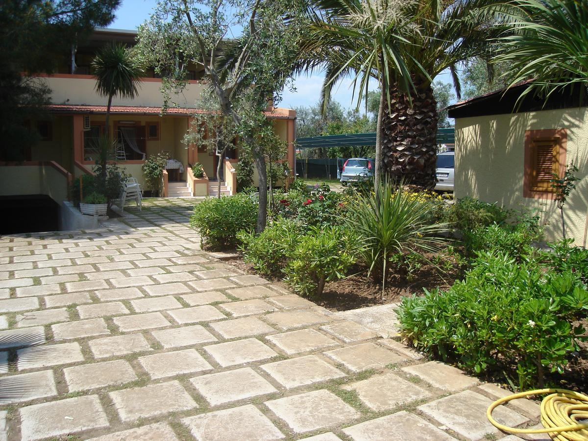 Residence Giardino В'єсте Екстер'єр фото