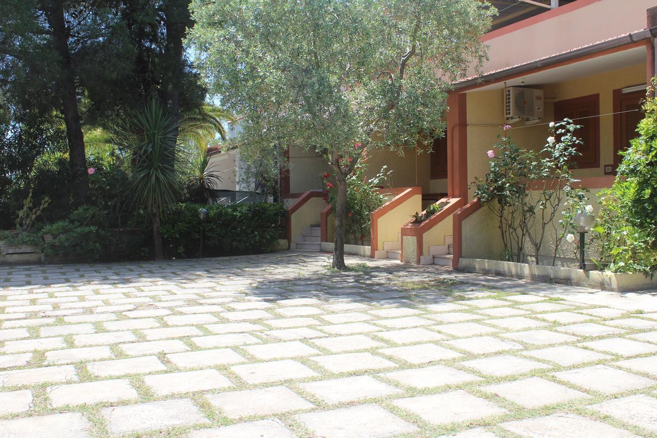 Residence Giardino В'єсте Екстер'єр фото
